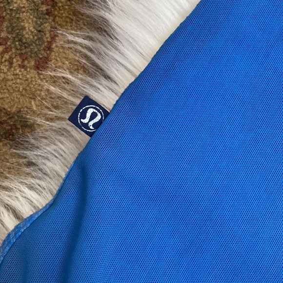 Like New! Lulú Top/Back Mesh - Picture 5 of 8